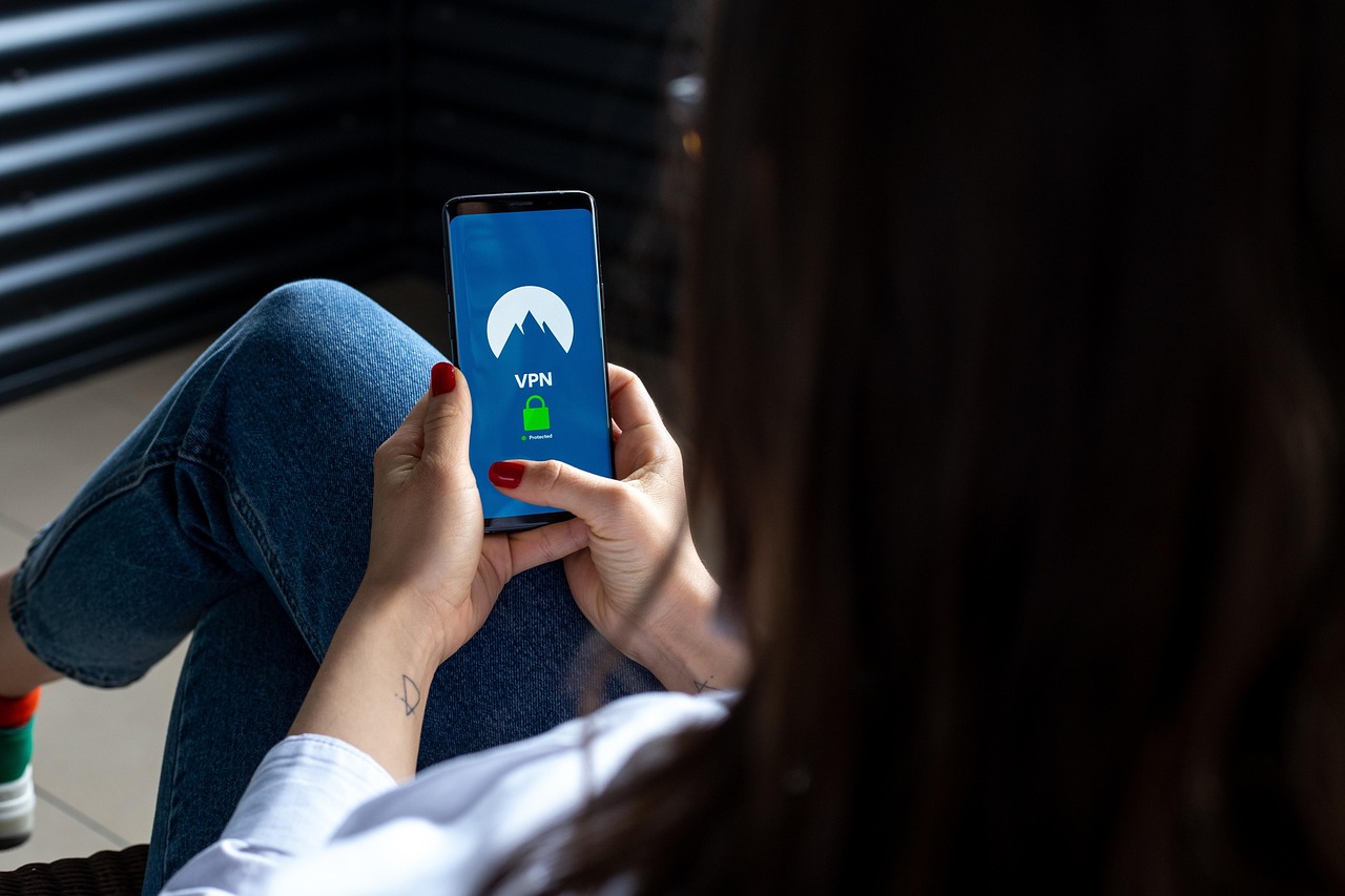 支付宝代刷人脸：通过给老师发短信与老师建立良好关系